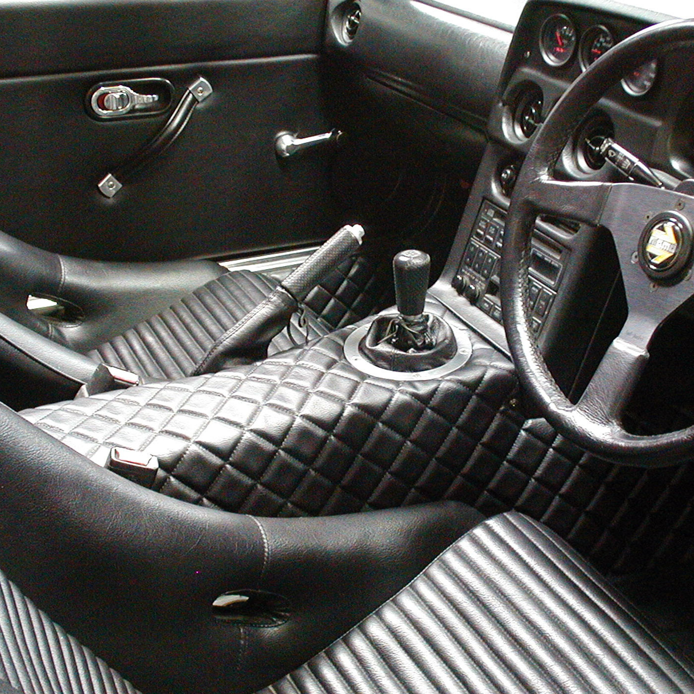 Nakamae Quilted Center Console For Manual Windows For Miata MX5 MX-5 89-05 JDM Roadster : REV9 Autosport